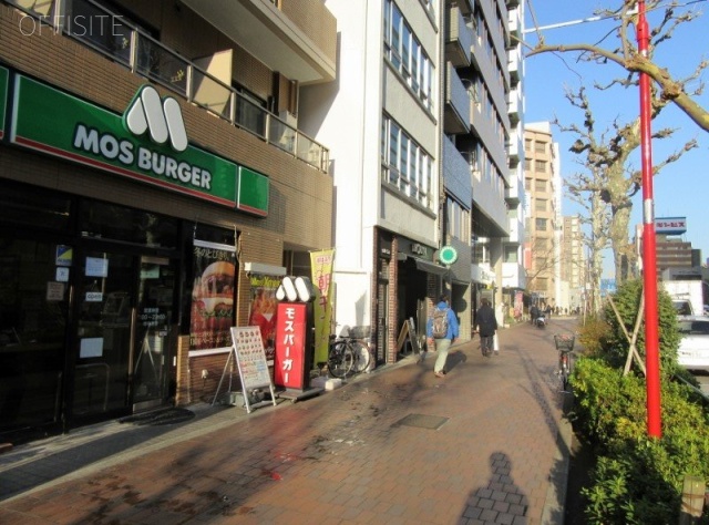 山田ビル ビル前面道路