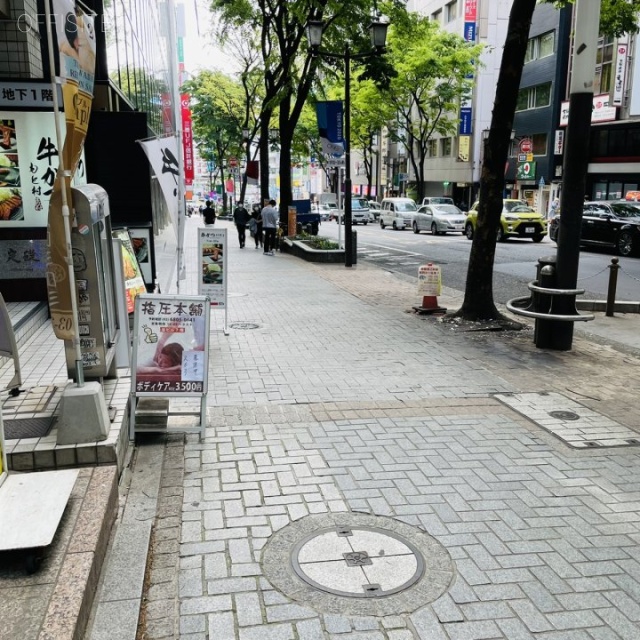 渋谷第106ビル ビル前面道路