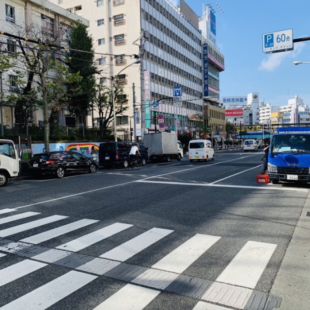 竹内ビル 前面は早稲田通り