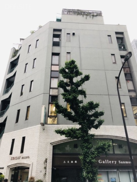 アイアンビル 外観