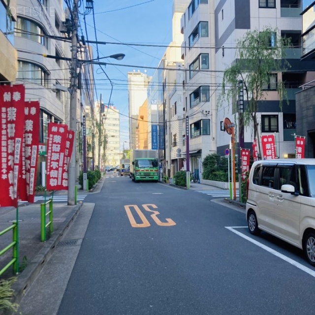 松丸ビル ビル前面道路