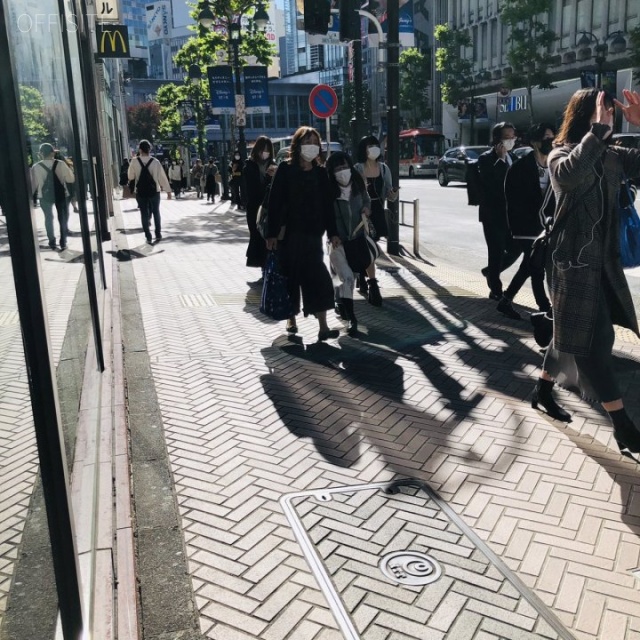 リージャス渋谷公園通り ビル前面道路