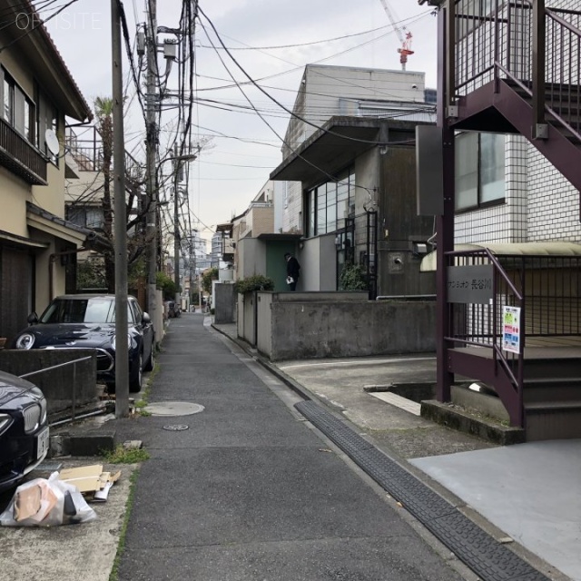 サンシオン長谷川 ビル前面道路