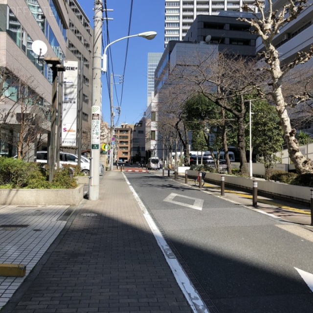 マツラビル ビル前面道路