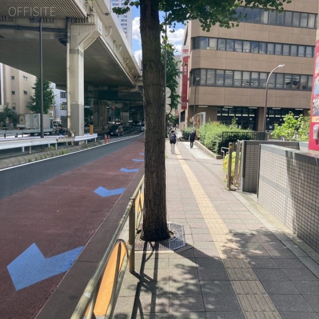 YKビル 前面道路