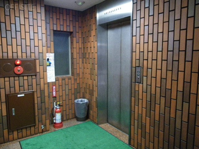 岡常本社ビル エレベーター