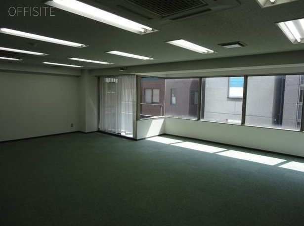 松ビル 室内