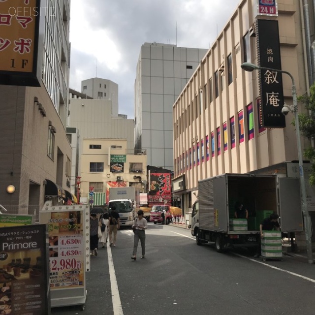 スタック池袋ビル　ビル前面道路