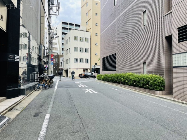 CGA新富ビル　前面道路