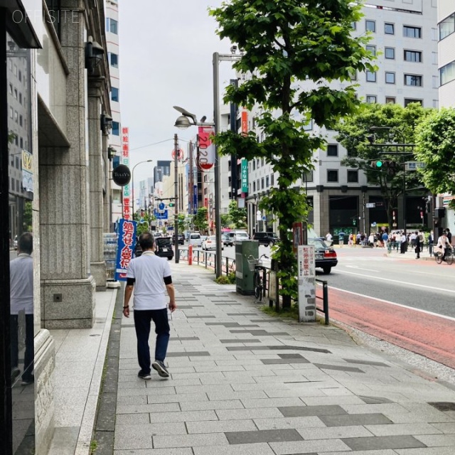 甲州屋ビル ビル前面道路