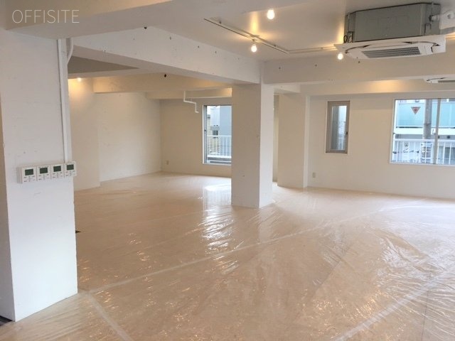 ロジュミナミアオヤマ 室内