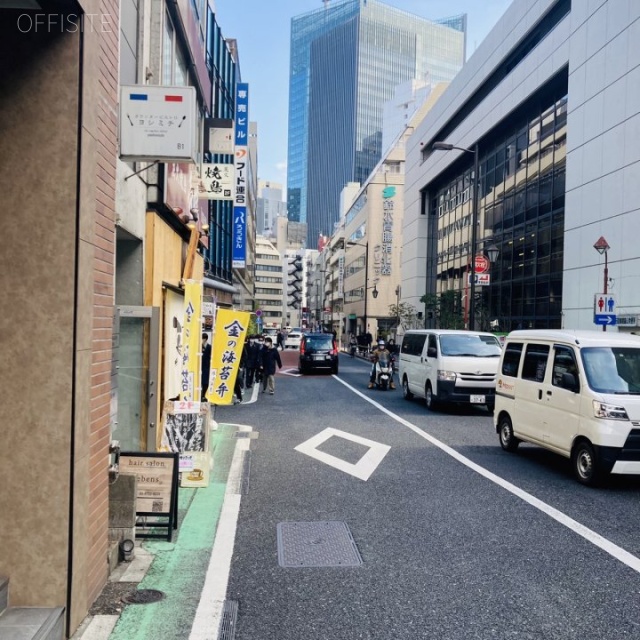 三田スクエアビル 前面道路