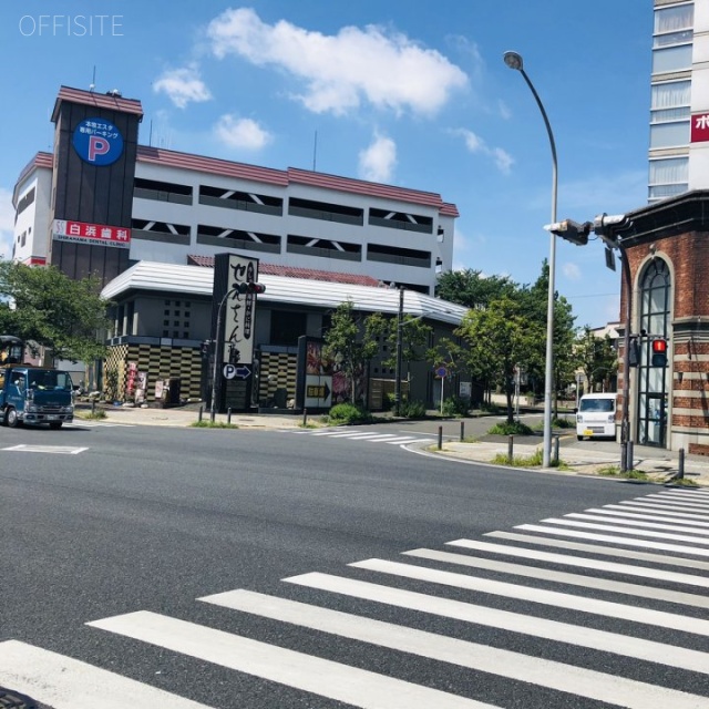 グロブナースクエア ビル前面道路