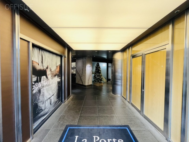 ラ・ポルト青山 エントランス