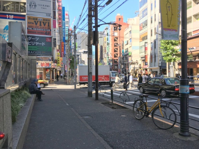 六本木共同(ロア六本木)ビル ビル前面道路