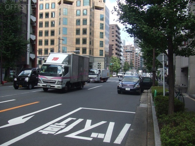 藤和東神田ビル　ビル前面道路