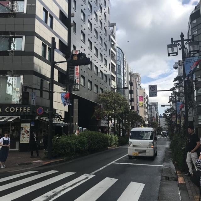 アーバン154 ビル前面道路