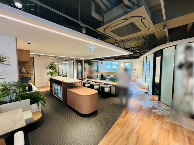 NOW/HERE新宿四谷 エントランス