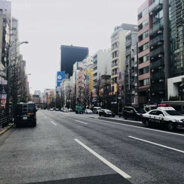 虎ビル　ビル前面道路