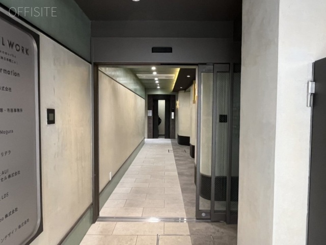 NOVEL WORK Kodenmacho　エントランス