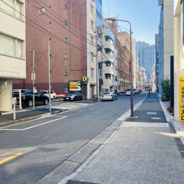 石川LKビル ビル前面道路