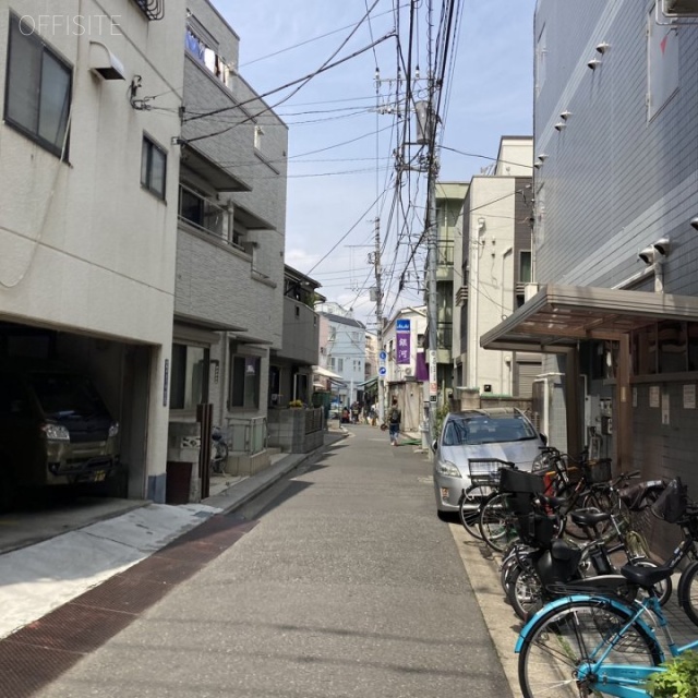 亀戸ロイヤルビル ビル前面道路