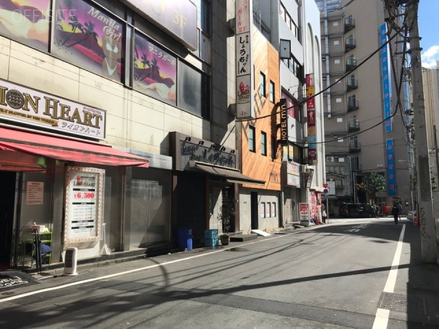 Mビル ビル前面道路