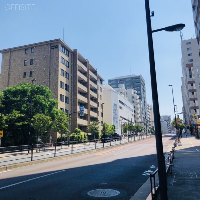 グランオフィス白金(シェラトン都ホテル東京)ビル ビル前面道路