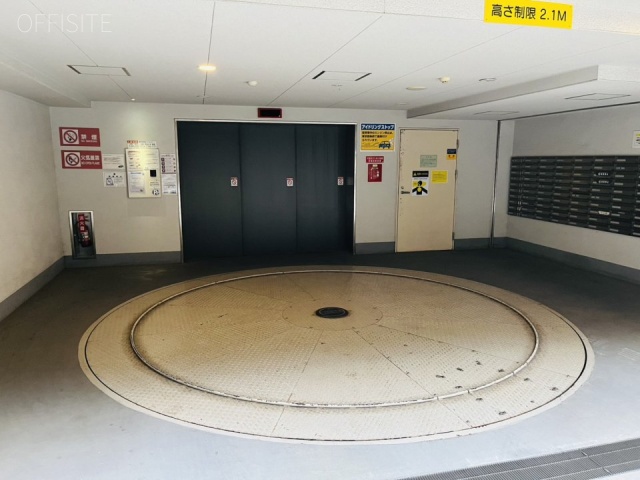 レジディア四谷三丁目ビル　駐車場