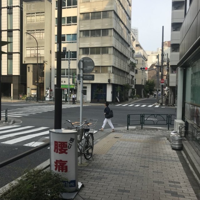 安和淡路町ビル ビル前面道路