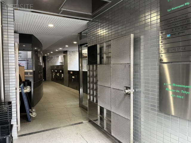 チガー南青山 エントランス