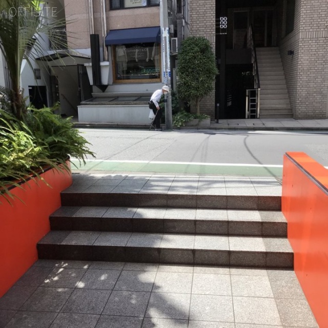 2WAY WORLD エントランス
