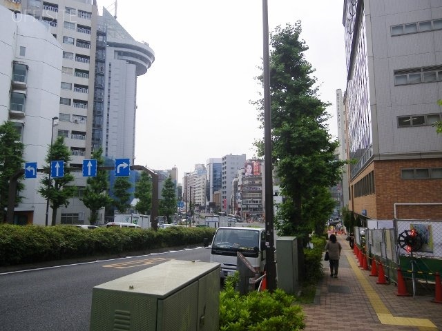 MS本郷 ビル前面道路