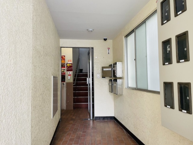 林ビル　エントランス