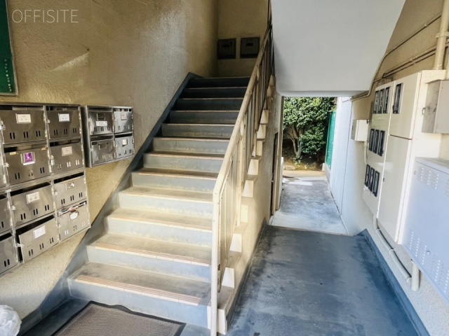 代官山コーポラス 2号棟 エントランス