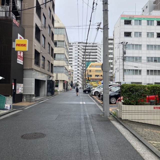 関内ファーストビル ビル前面道路