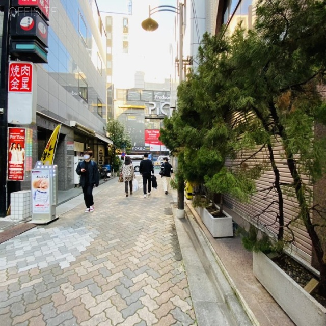 ソフィアフォーラム21 ビル前面道路