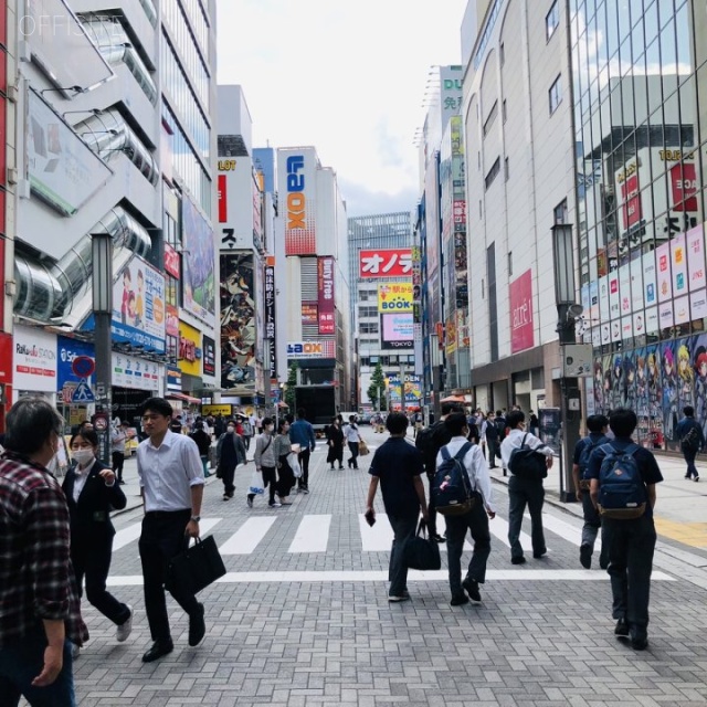 いちご秋葉原駅前ビル ビル前面道路