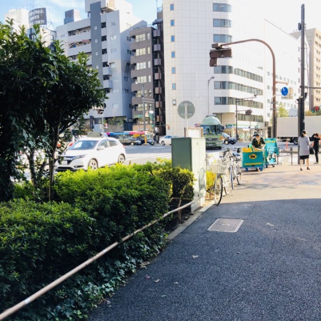 慶和ビル　ビル前面道路