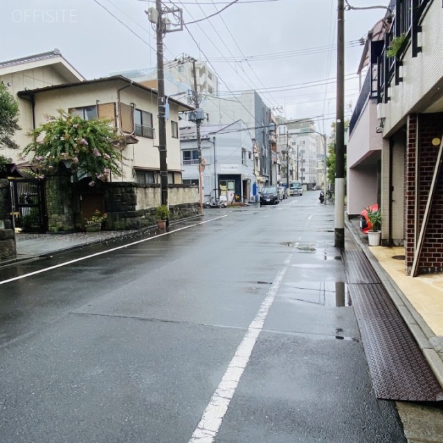 ABEアネックスビル ビル前面道路