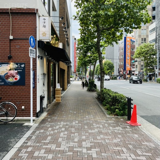 JLBグランエクリュ水道橋ビル 前面歩道