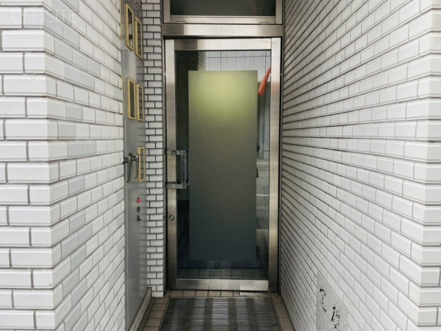 石井ビル オフィスビル出入口