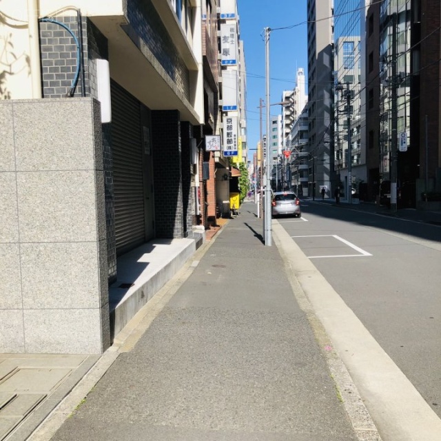 斉藤ビル 前面歩道