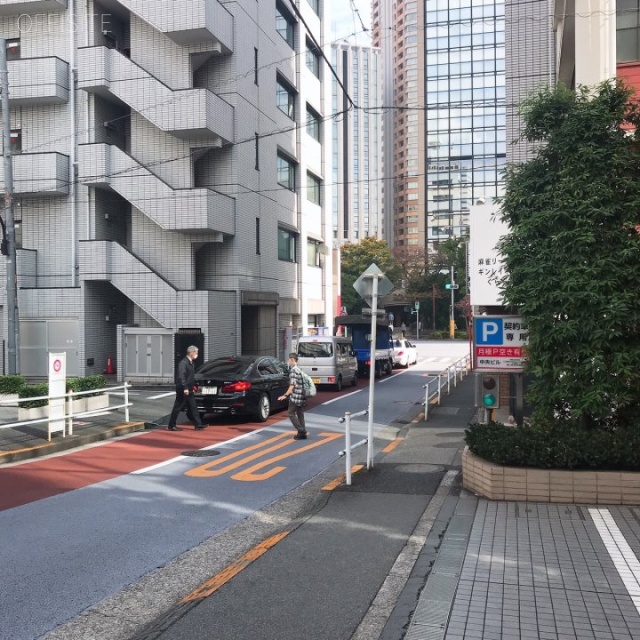 中央ビル ビル前面道路