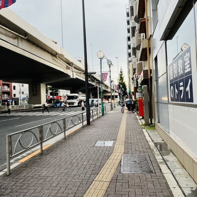 笹塚グリーンライフビル 前面歩道