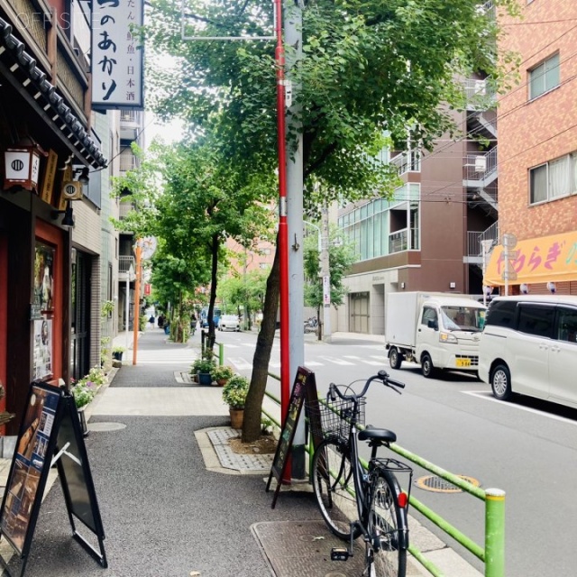 人形町ユウビル ビル前面道路