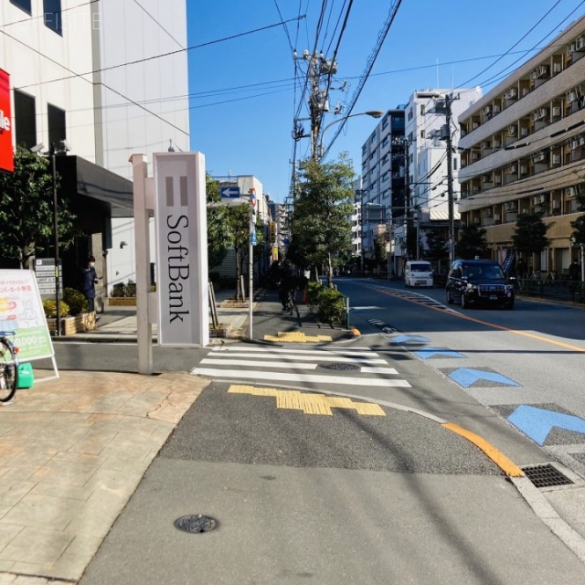 山武落合(さんぶおちあい)ビル 前面歩道