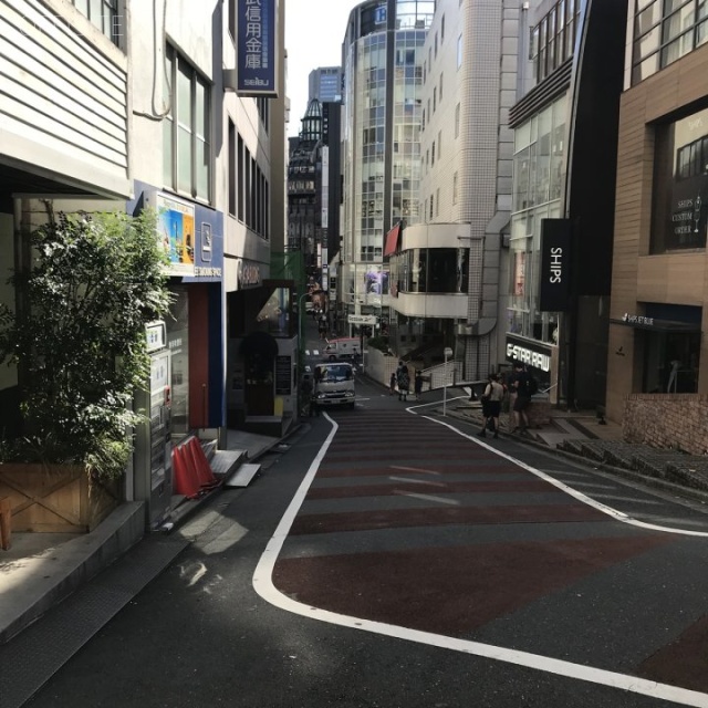 渋谷神南1丁目ビル ビル前面道路