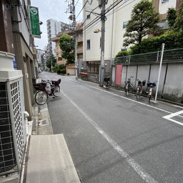 佐藤ビル ビル前面道路