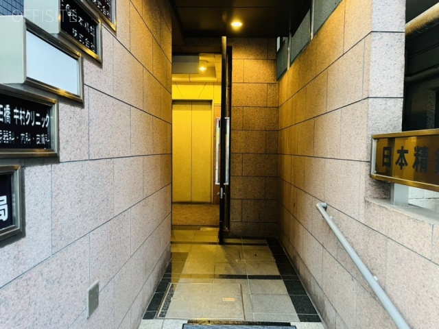 日本精鉱ビル エントランス